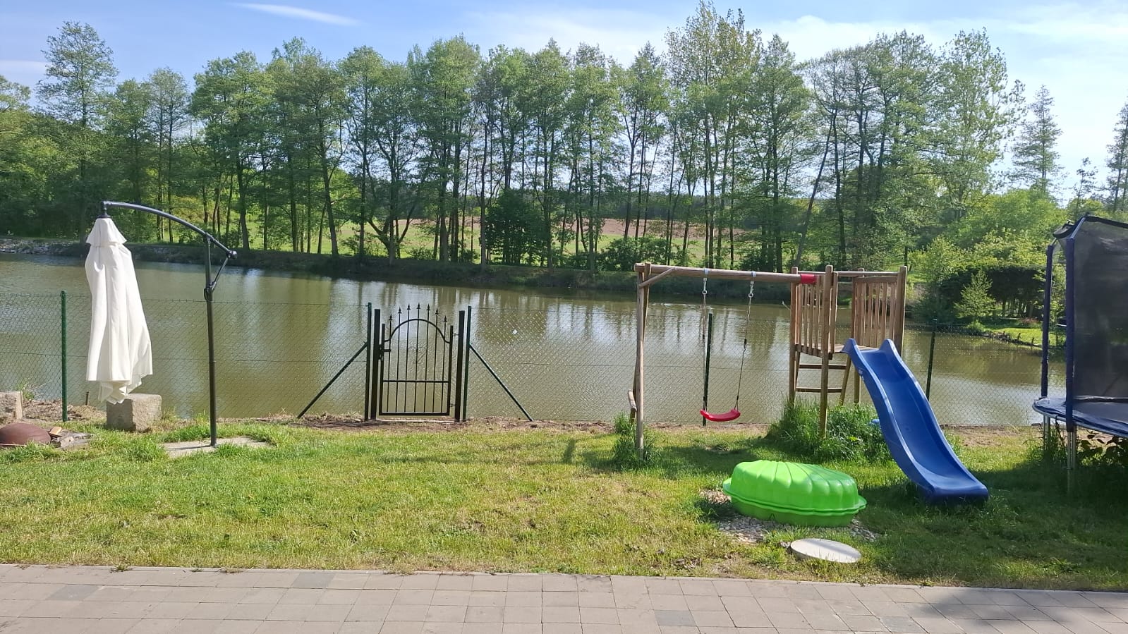 Pohled na rybník